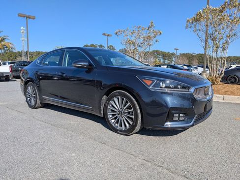 Used 2017 Kia Cadenza Technology image 2