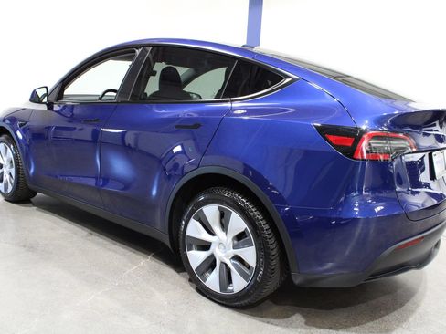Used 2023 Tesla Model Y Long Range AWD/4WD image 7