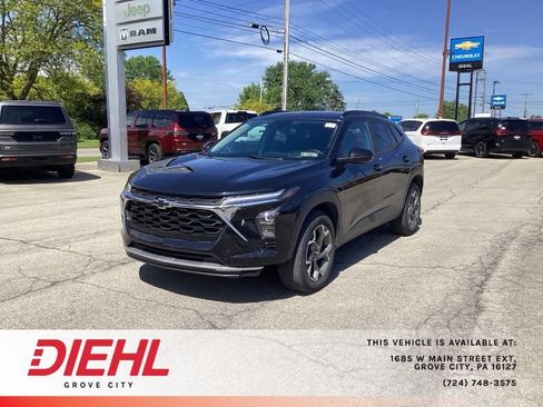 Certified 2024 Chevrolet Trax LT w/ Driver Confidence Package FWD image 3