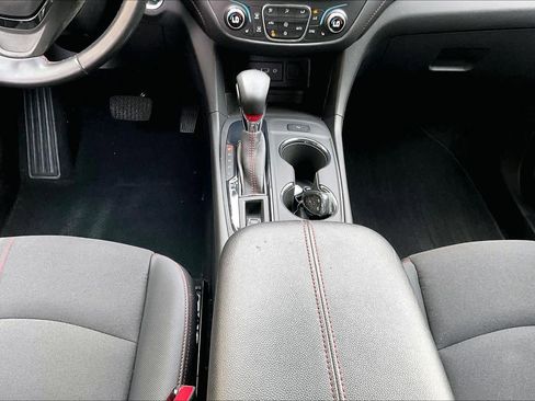 Used 2023 Chevrolet Equinox RS FWD image 17