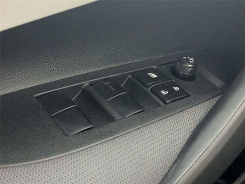 Used 2025 Toyota Corolla LE FWD image 15