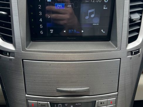 Used 2013 Subaru Outback 2.5i Limited w/ Moonroof Pkg image 16