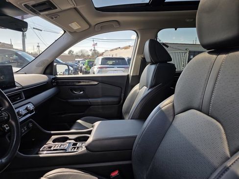 Used 2023 Honda Pilot Elite image 5