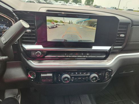 Used 2024 Chevrolet Silverado 2500 LTZ image 35