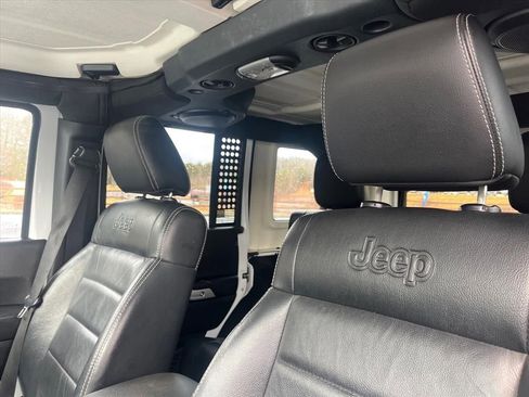 Used 2012 Jeep Wrangler Unlimited Sahara w/ Connectivity Group image 9