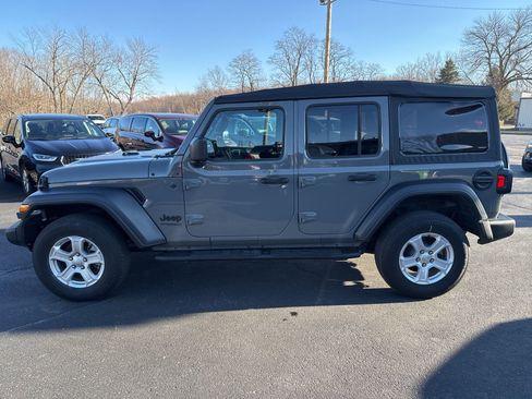 Used 2022 Jeep Wrangler Unlimited Sport image 4