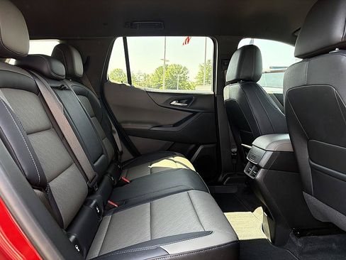 Used 2025 Chevrolet Equinox LT w/ Convenience Package II AWD/4WD image 12