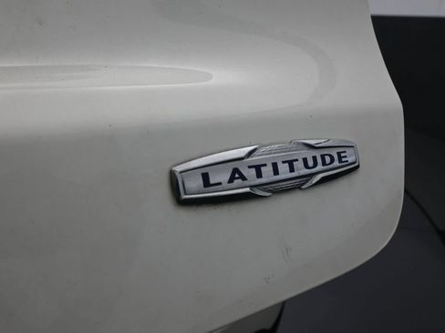 Used 2020 Jeep Compass Latitude FWD image 35