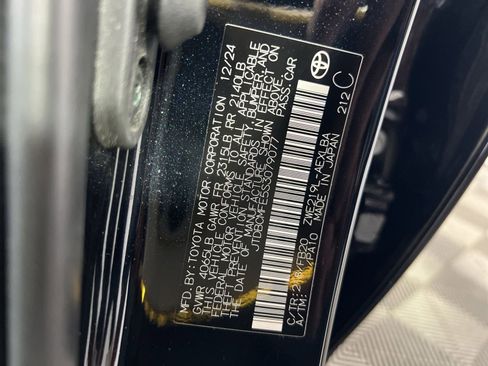 Used 2025 Toyota Corolla LE FWD image 31