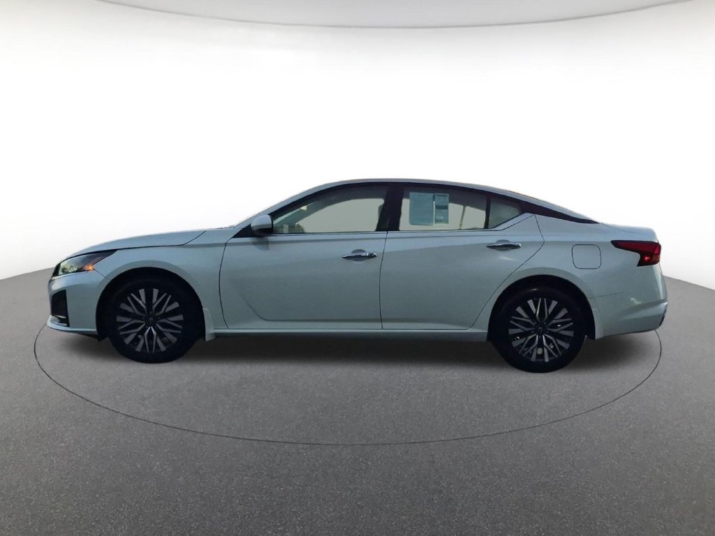 Used 2024 Nissan Altima 2.5 SV w/ SV Premium Package AWD/4WD image 8