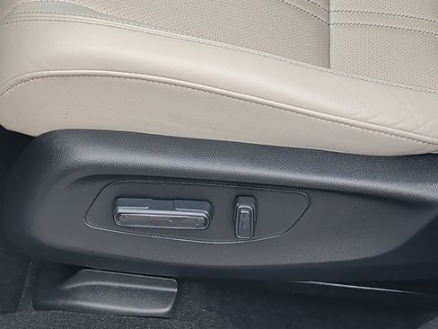 Used 2024 Honda HR-V EX-L image 19