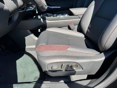 New 2026 Chevrolet Equinox RS FWD image 33