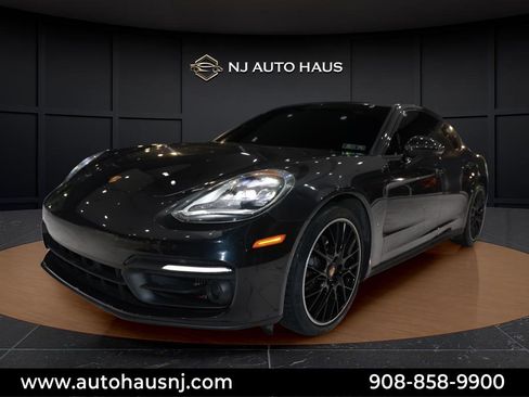 Used 2023 Porsche Panamera 4 Platinum Edition image 4