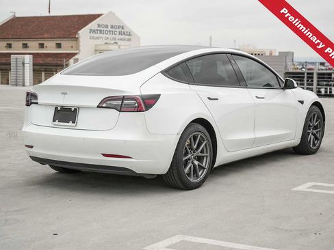 Used 2021 Tesla Model 3 Standard Range Plus RWD image 8