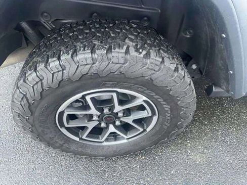 Used 2025 Jeep Wrangler Unlimited Rubicon image 22