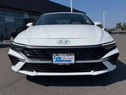 Certified 2025 Hyundai Elantra Hybrid FWD image 8