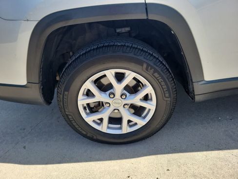 Used 2022 Jeep Grand Cherokee L Limited w/ Luxury Tech Group II AWD/4WD image 16