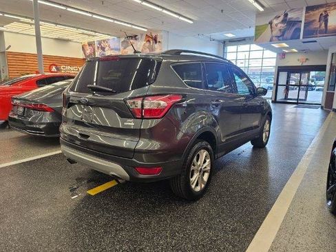 Used 2018 Ford Escape SE w/ Ford Safe & Smart Package FWD image 5