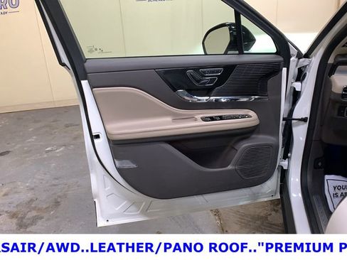 Used 2022 Lincoln Corsair AWD w/ Premium Package image 27