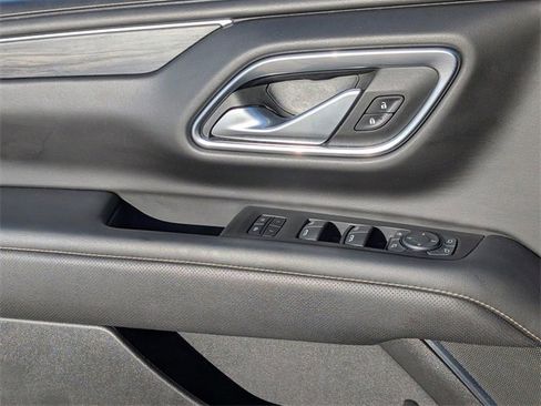 Used 2022 GMC Yukon XL SLT w/ SLT Luxury Package image 24