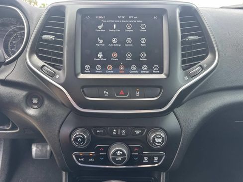 Used 2021 Jeep Cherokee Latitude Lux w/ Comfort/Convenience Group AWD/4WD image 25