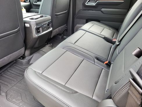 New 2025 GMC Sierra 2500 Denali w/ Denali Reserve Package image 36