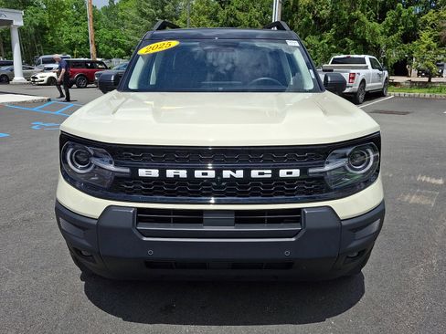 Used 2025 Ford Bronco Sport Outer Banks w/ Outer Banks Tech Package+ AWD/4WD image 2
