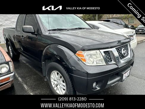 Used 2017 Nissan Frontier SV image 1