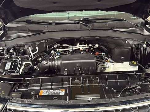 Used 2023 Ford Explorer XLT image 26