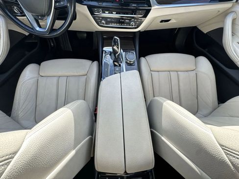 Used 2017 BMW 540i xDrive image 23