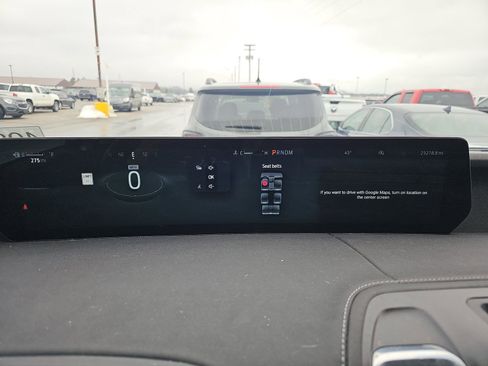 Used 2025 Ford Expedition Platinum image 12