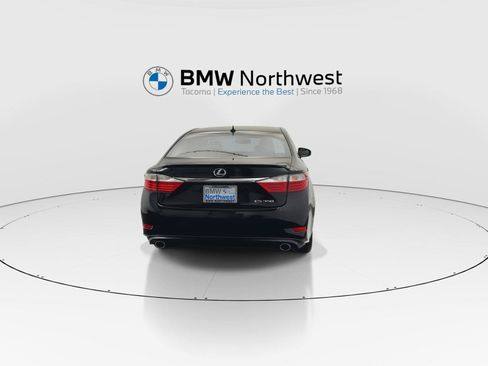 Used 2014 Lexus ES 350 w/ Premium Package FWD image 2