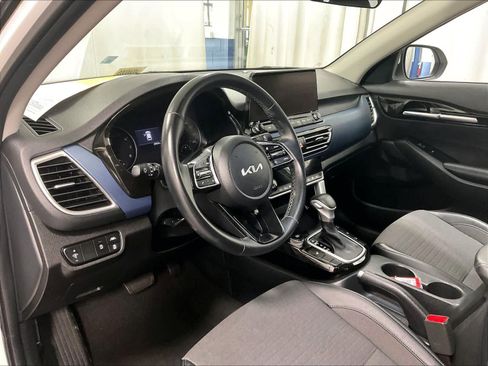 Used 2023 Kia Seltos S w/ Navigation Package image 8