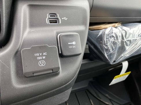 Used 2025 RAM ProMaster 3500 w/ Quick Order Package 22H SLT+ FWD image 12