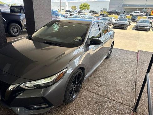 Certified 2021 Nissan Sentra SR FWD image 1