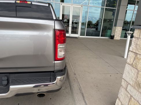 Used 2019 RAM 1500 Big Horn RWD image 8