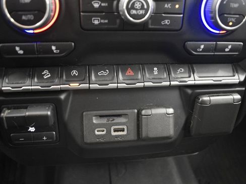 Used 2022 Chevrolet Silverado 1500 LT image 46