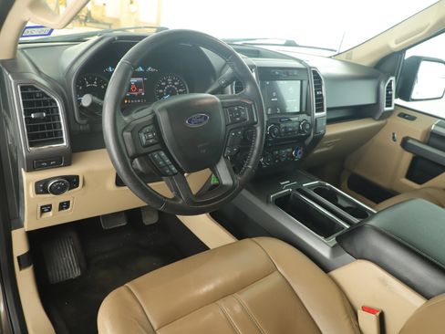 Used 2016 Ford F150 XLT w/ Equipment Group 302A Luxury image 8