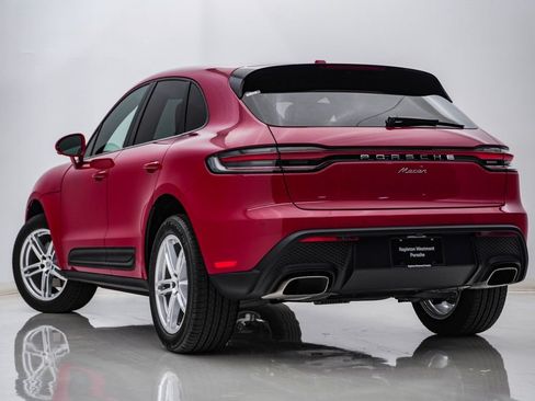 Certified 2026 Porsche Macan AWD/4WD image 3