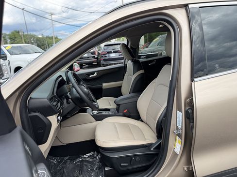 Used 2020 Ford Escape Titanium AWD/4WD image 12
