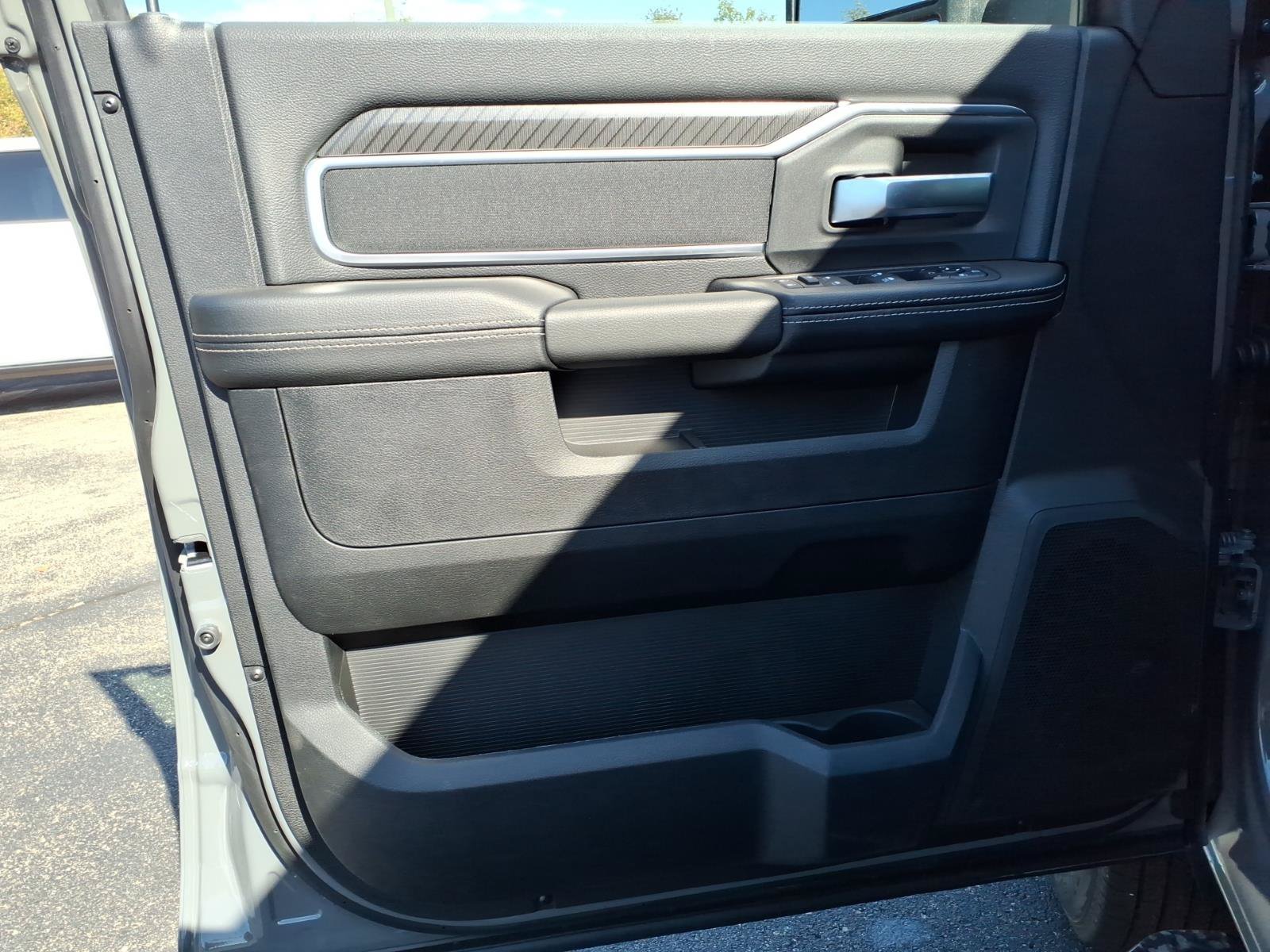 New 2027 RAM 3500 Big Horn AWD/4WD image 10