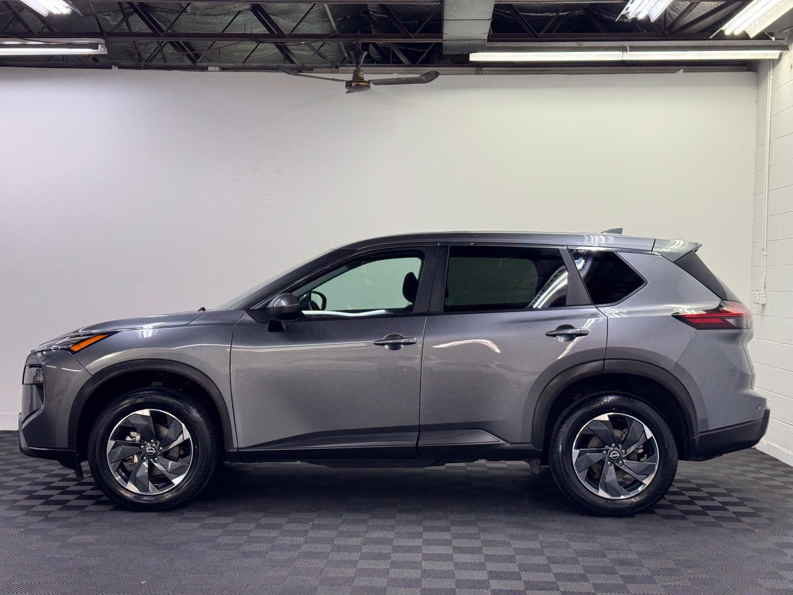 Certified 2024 Nissan Rogue SV AWD/4WD image 4