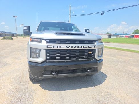 Used 2022 Chevrolet Silverado 2500 Custom w/ Custom Value Package AWD/4WD image 2