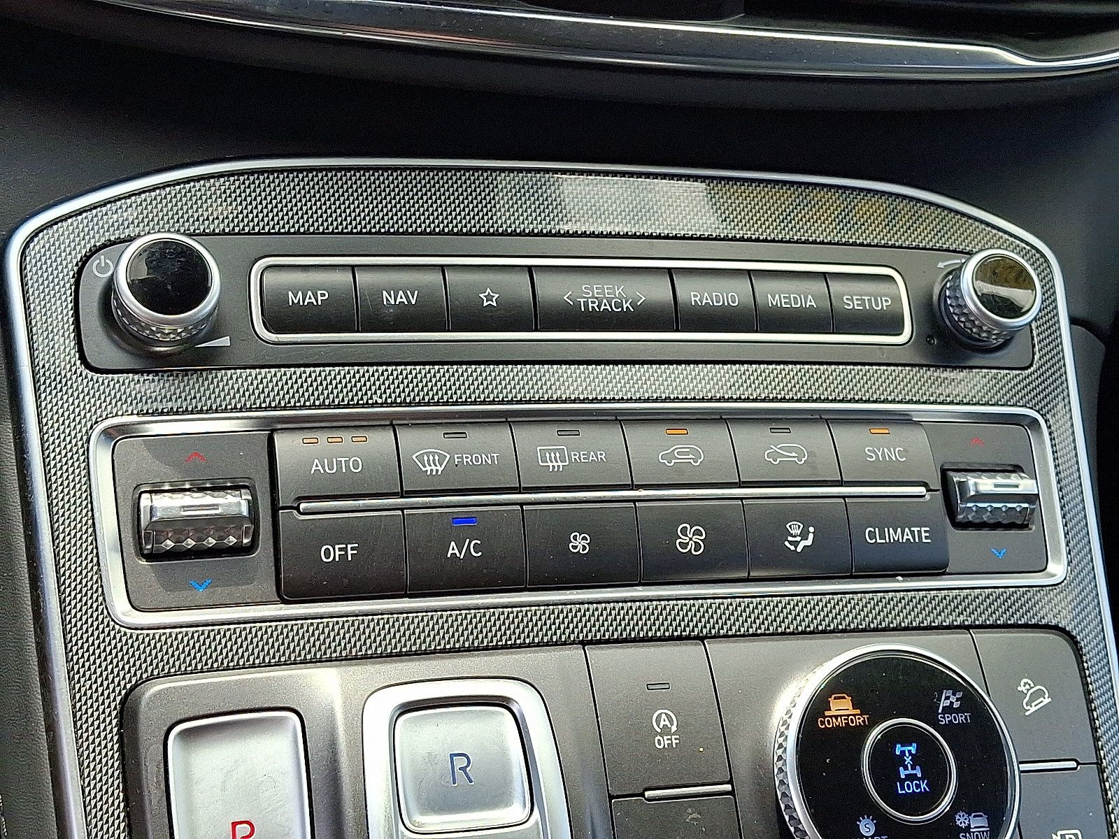 Used 2023 Hyundai Santa Fe SEL w/ Premium Package AWD/4WD image 17