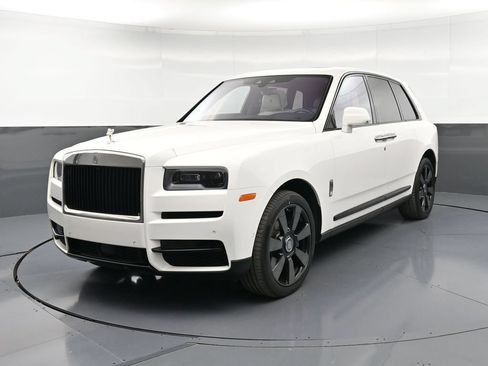 Certified 2022 Rolls-Royce Cullinan w/ Dark Exterior Package AWD/4WD image 6
