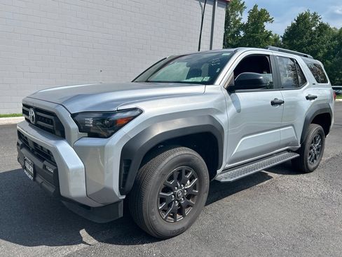 Used 2025 Toyota 4Runner SR5 AWD/4WD image 14
