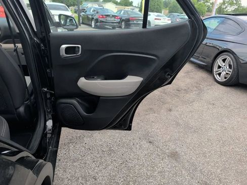 Used 2022 Hyundai Venue SEL FWD image 20