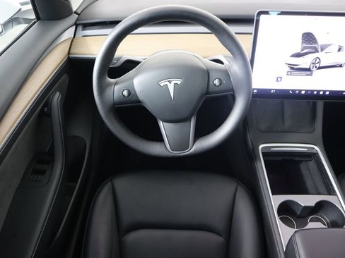 Used 2023 Tesla Model 3 Standard Range image 10