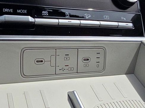 Certified 2025 Hyundai Santa Fe SEL image 10