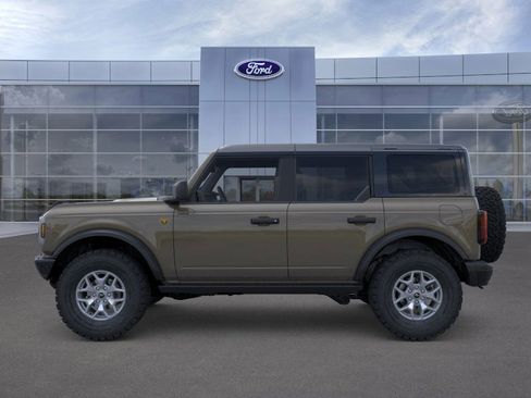 New 2025 Ford Bronco Badlands image 3